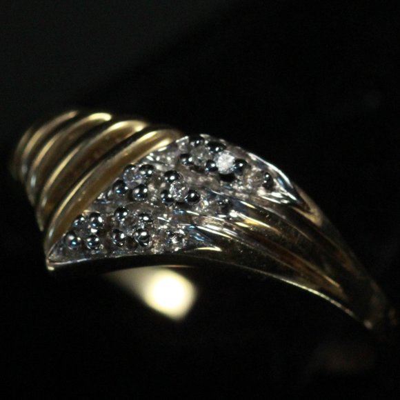 10k GOLD PAVE RHINESTONES RING - Picture 1 of 9